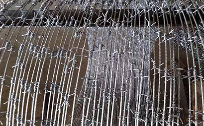 單股螺旋鋼絲刺網(蛇腹型) 單股螺旋鋼絲刺網(蛇腹型)