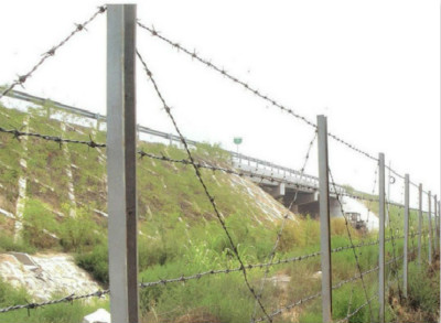 刺鐵絲.jpg 刺鐵絲.jpg